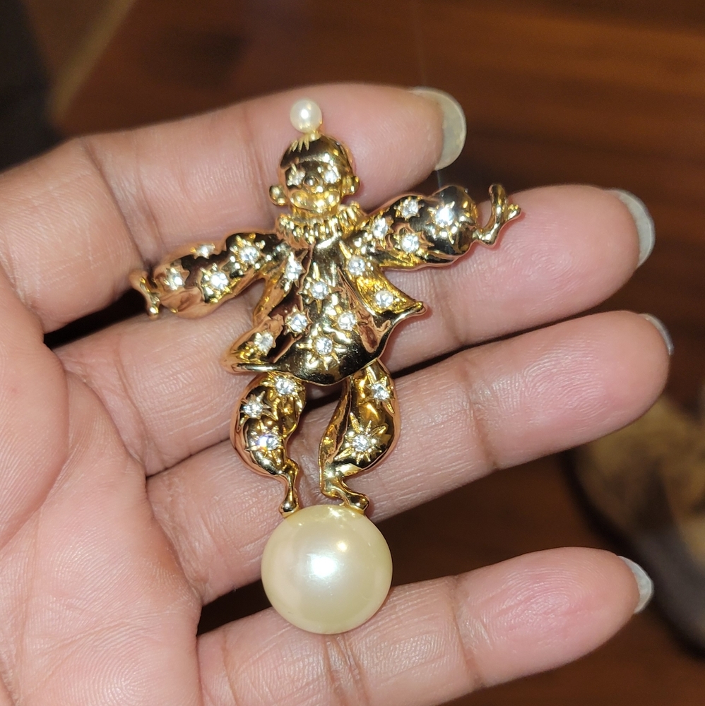 Marvella Clown Pin